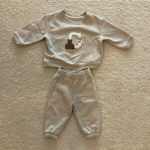 GAP Kids Cream Sweatshirt and Joggers Set